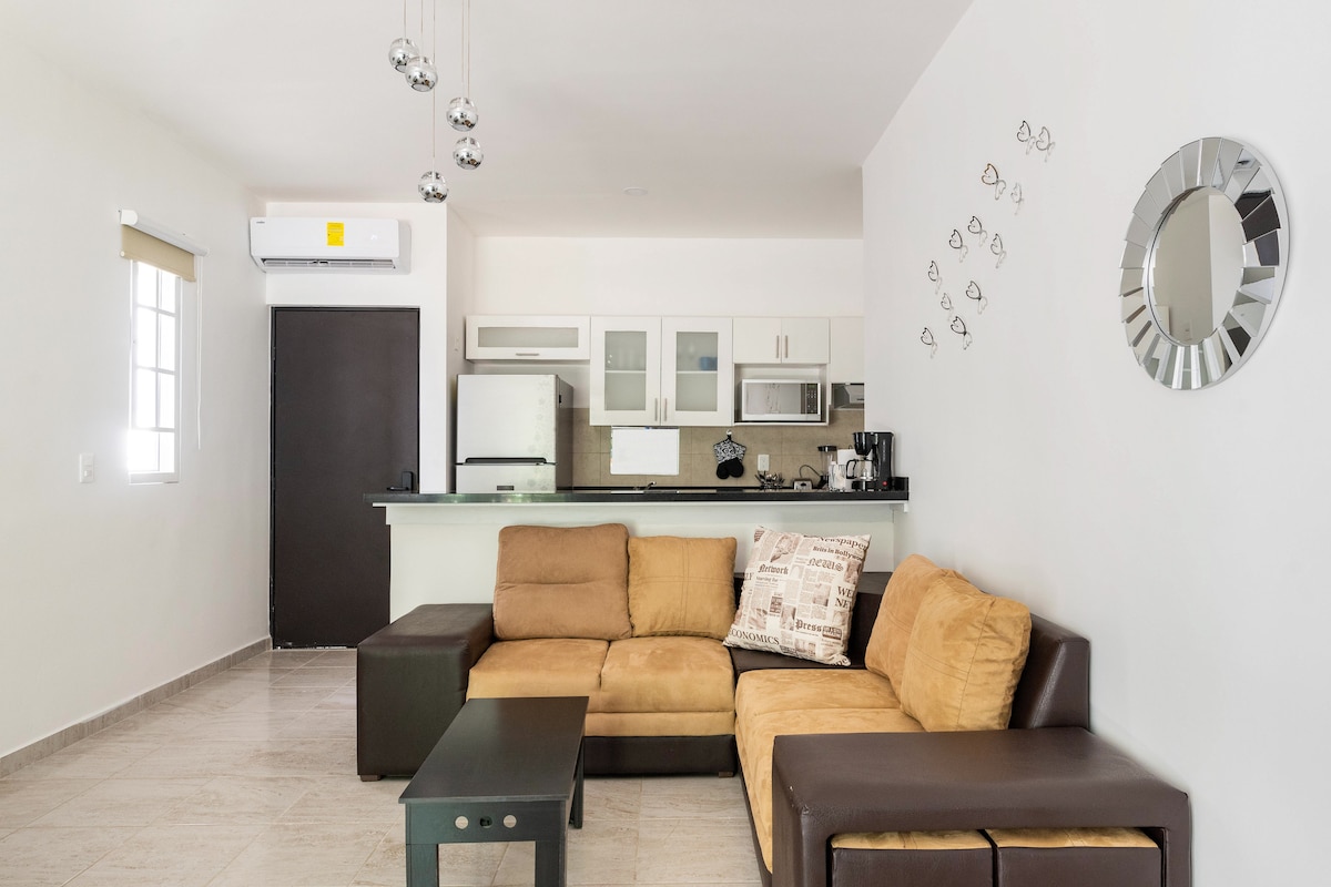 Successful Airbnb property: Serenity in Paradise about 2 miles to the Beach. in Selva Escondida