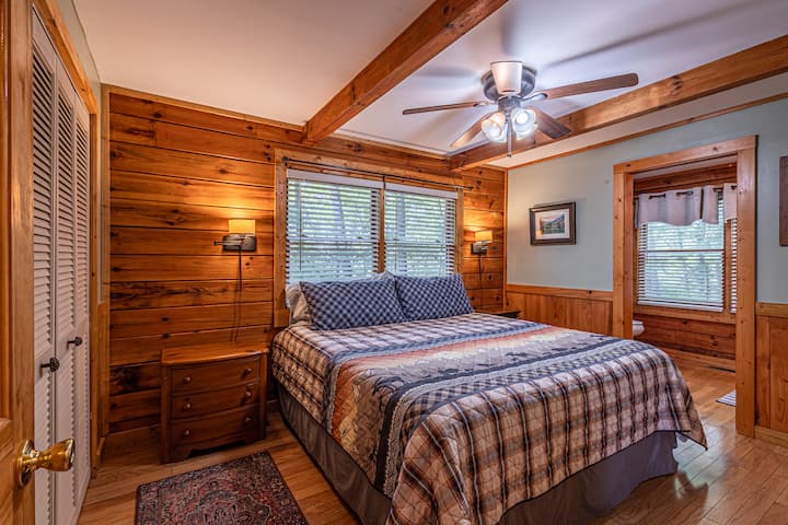 Master Bedroom - King Bed