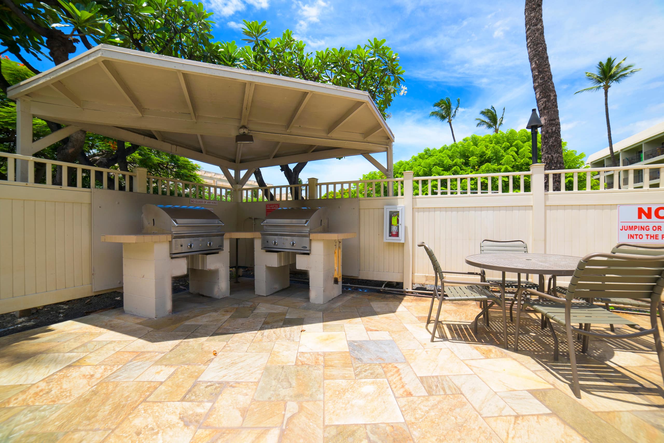 Condo in Kihei · ★4.93 · Studio · 1 bed · 1 bath - Image 18