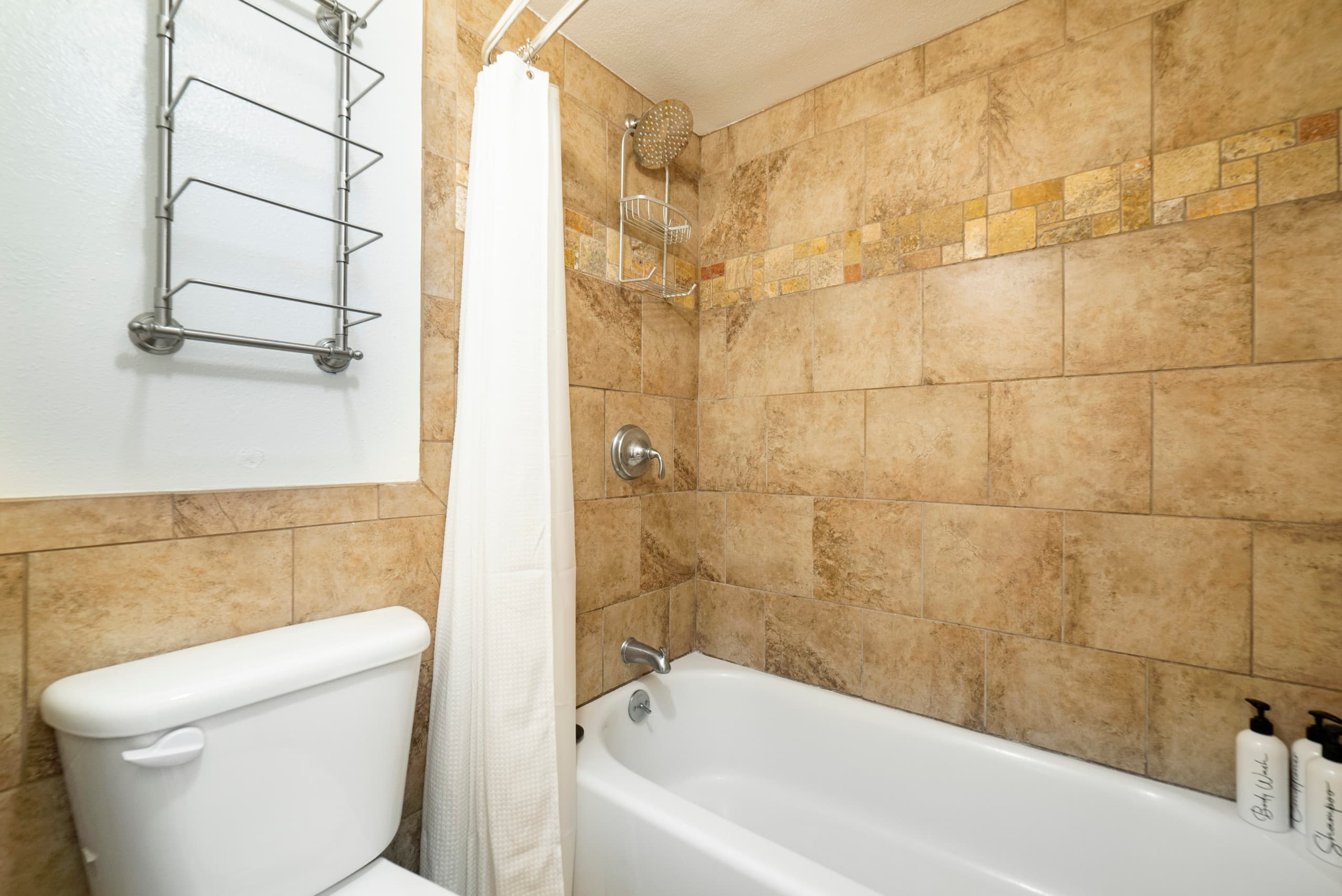 Condo in Kihei · ★4.93 · Studio · 1 bed · 1 bath - Image 9