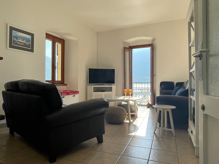 Lakefront Home · Balcony · Beach · Panoramic Views - Menaggio