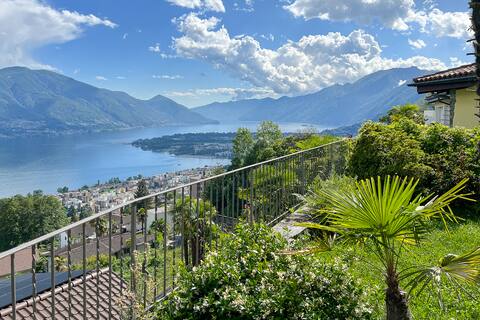 Apartment with fantastic views of Lago Maggiore