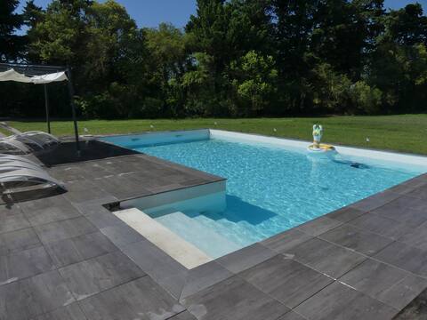 300m2 villa, pool, cinema and gym