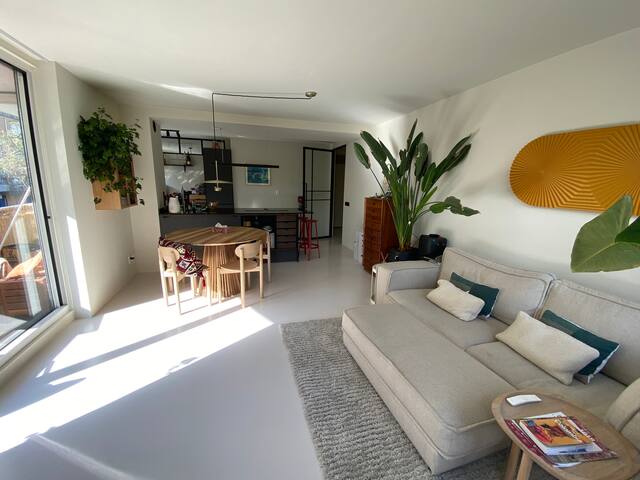 Luxurious apartment on central & quiet location