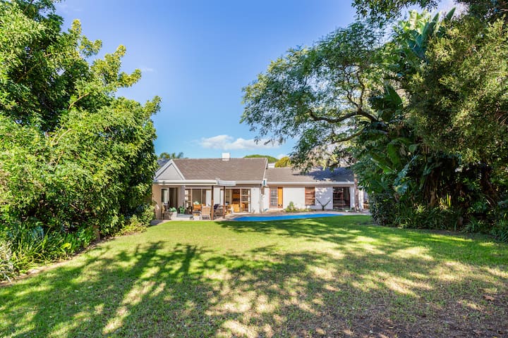 Cheerful home in Constantia hills with pool gallery image 2