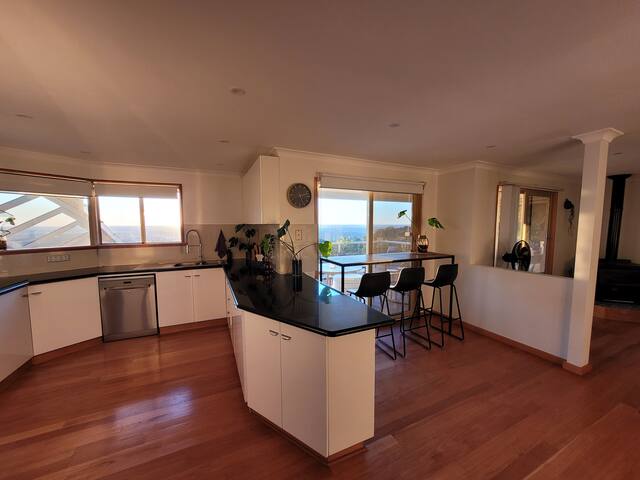 Lascelles Lookout – A Haven On The Hill gallery image 4