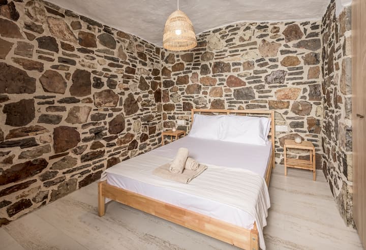 Salty Mini Cave Suite 3-4 ατόμων με θέα - Milos