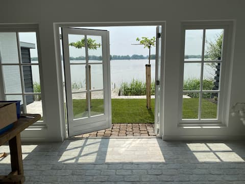 Luxury stay on the Reeuwijk lakes