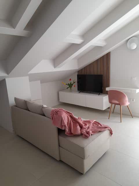 Beige Flat - Studio with Balcony