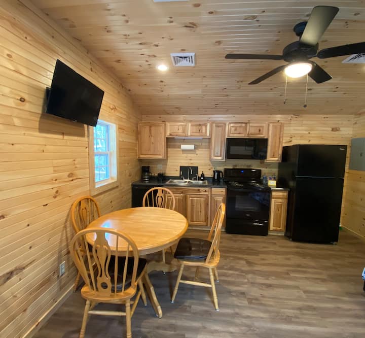 *NEW* Spacious cabin in Mullens close to trails Cabins for Rent in