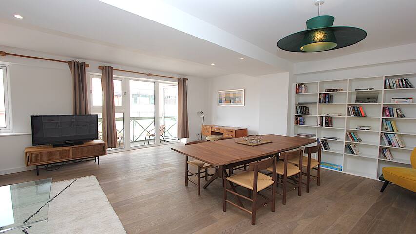 Newly refurbished large 2 bed Central London Apt gallery image 4