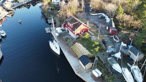 Sea scout house with unique outdoor area and plenty of room.