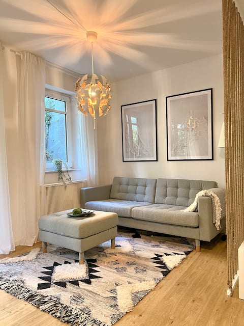 JUPAS° | Red Rock Home – Balcony & Parking