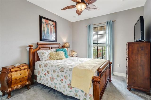 ห้องนอนใหญ่ห้องที่สอง