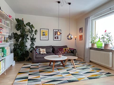 Top performing Airbnb: Delightful apartment with balcony in Skarpnäck