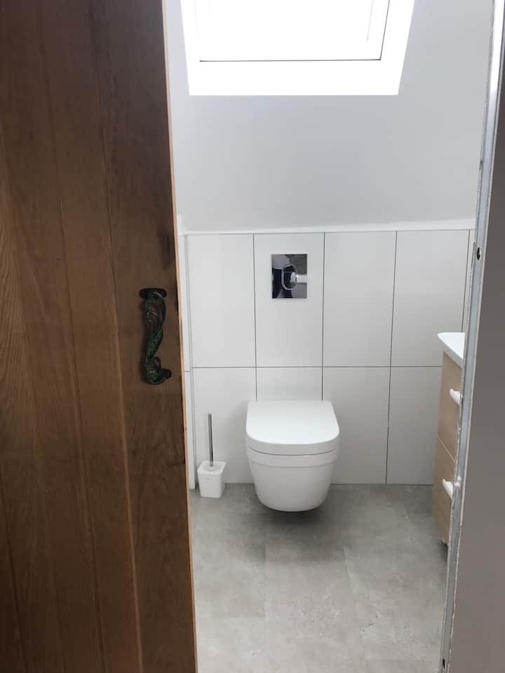 Ensuite to bedroom 1