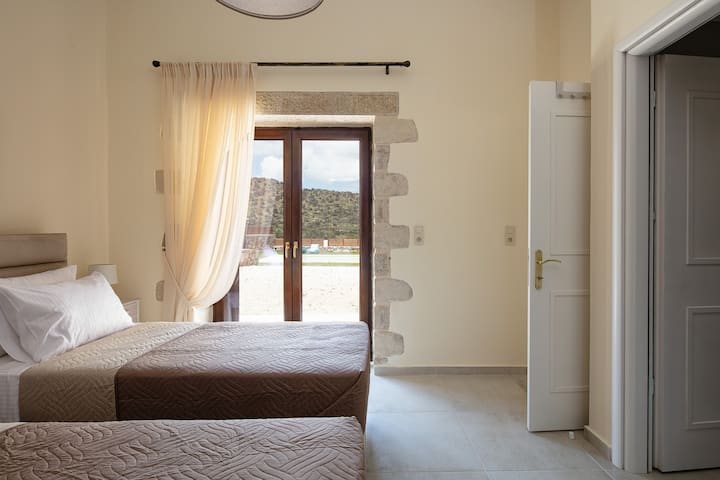 带卫生间的双人卧室！