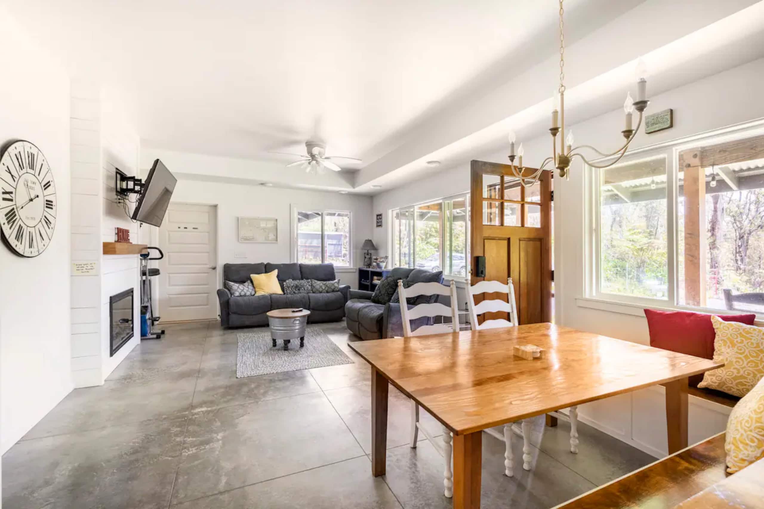Home in Volcano · ★4.95 · 1 bedroom · 1 bed · 2 private baths - Image 4