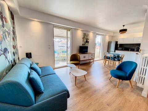 Popular Airbnb listing: Antibes center on the top floor balcony terrace in Antibes
