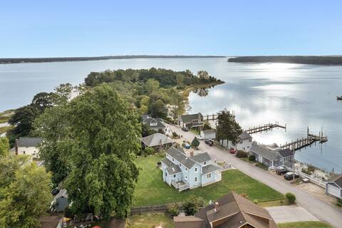 Rhode Island Haven: Walk to Greenwich Bay!