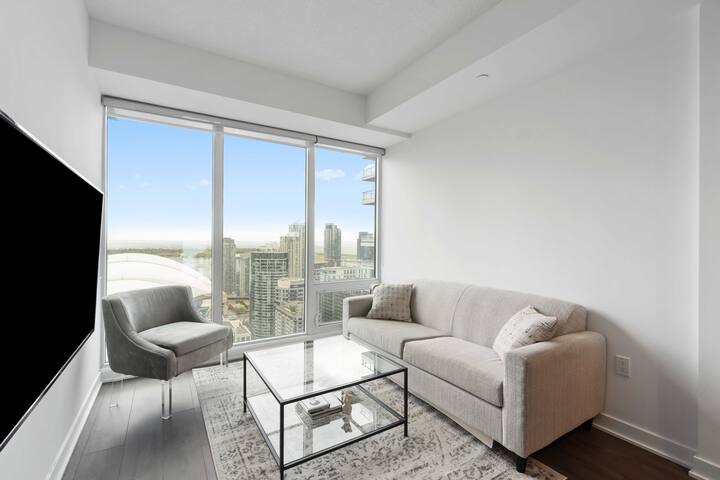 BRAND NEW HIGHRISE CONDO WITH BREATH TAKING VIEWS gallery image 3