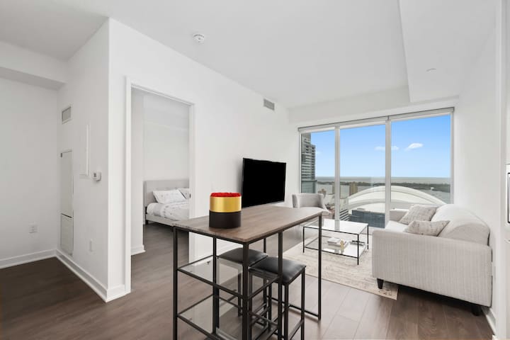 BRAND NEW HIGHRISE CONDO WITH BREATH TAKING VIEWS