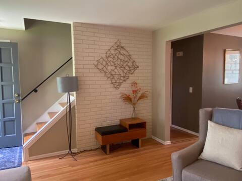 Village home - walk to canal, restaurants & more