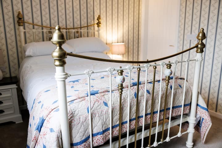 Master en suite bedroom