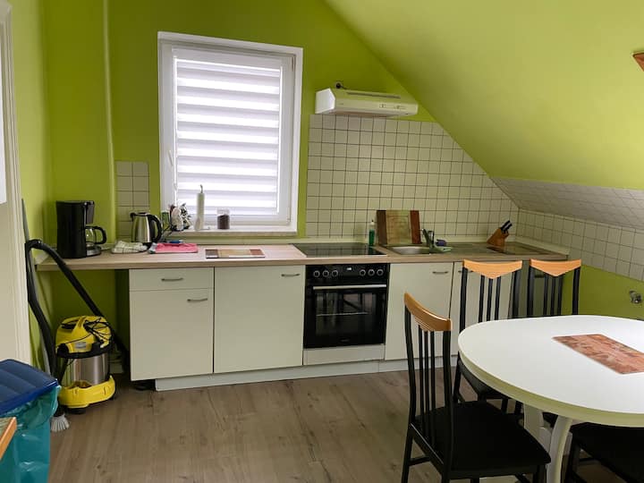 Helle 2-zimmer-wohnung Im Dachgeschoss - Neumünster