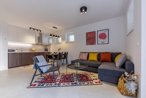 Popular Airbnb listing: Dita APT * Central 2BR Oasis near Bellevue Beach in Grad Dubrovnik