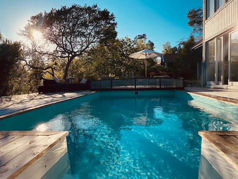 Large villa with heatead pool in Vaxholm