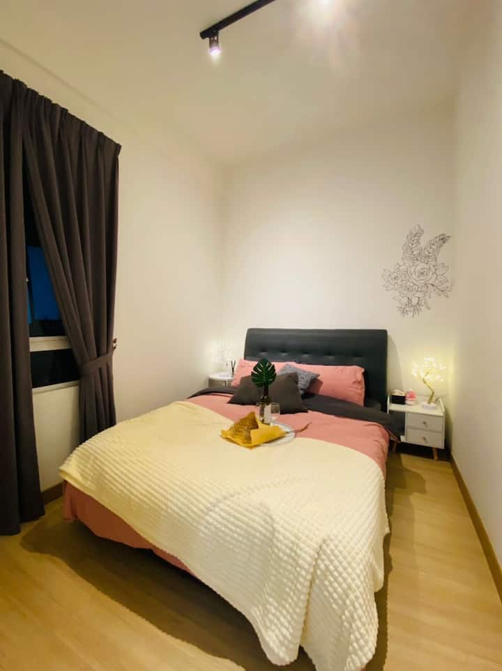 Habitación con cama tamaño queen