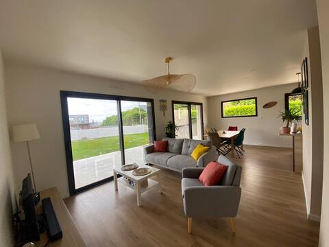 Airbnb performant: Modern house with sea views à Plounéour Brignogan Plages