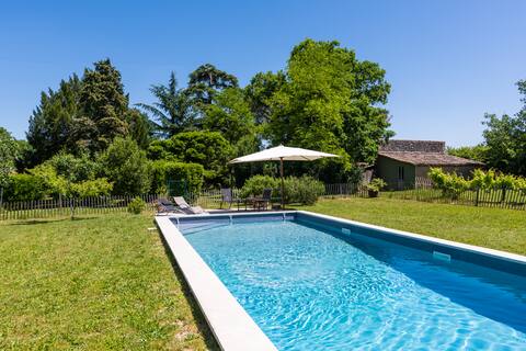 Family country house with pool and park