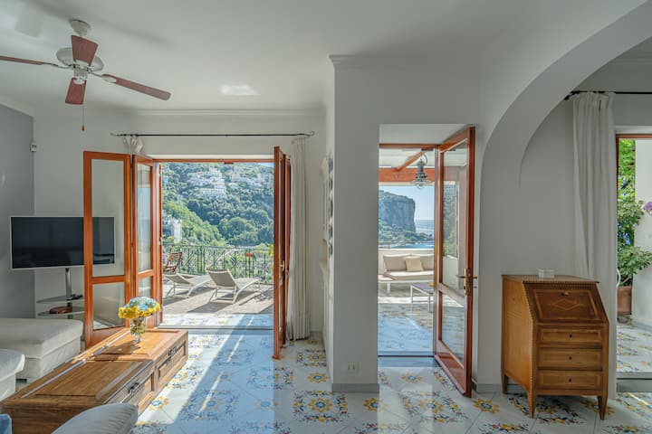 მისაღები ოთახი