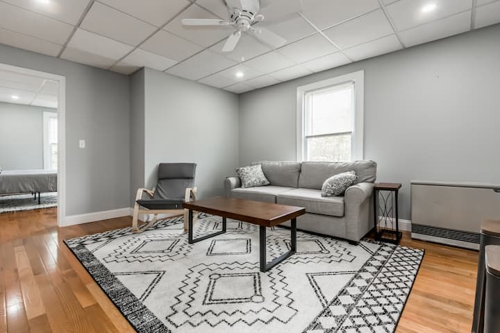 2 Floor 4 Bed/2 Bath Unit Sthr0037112021 - Portland, ME
