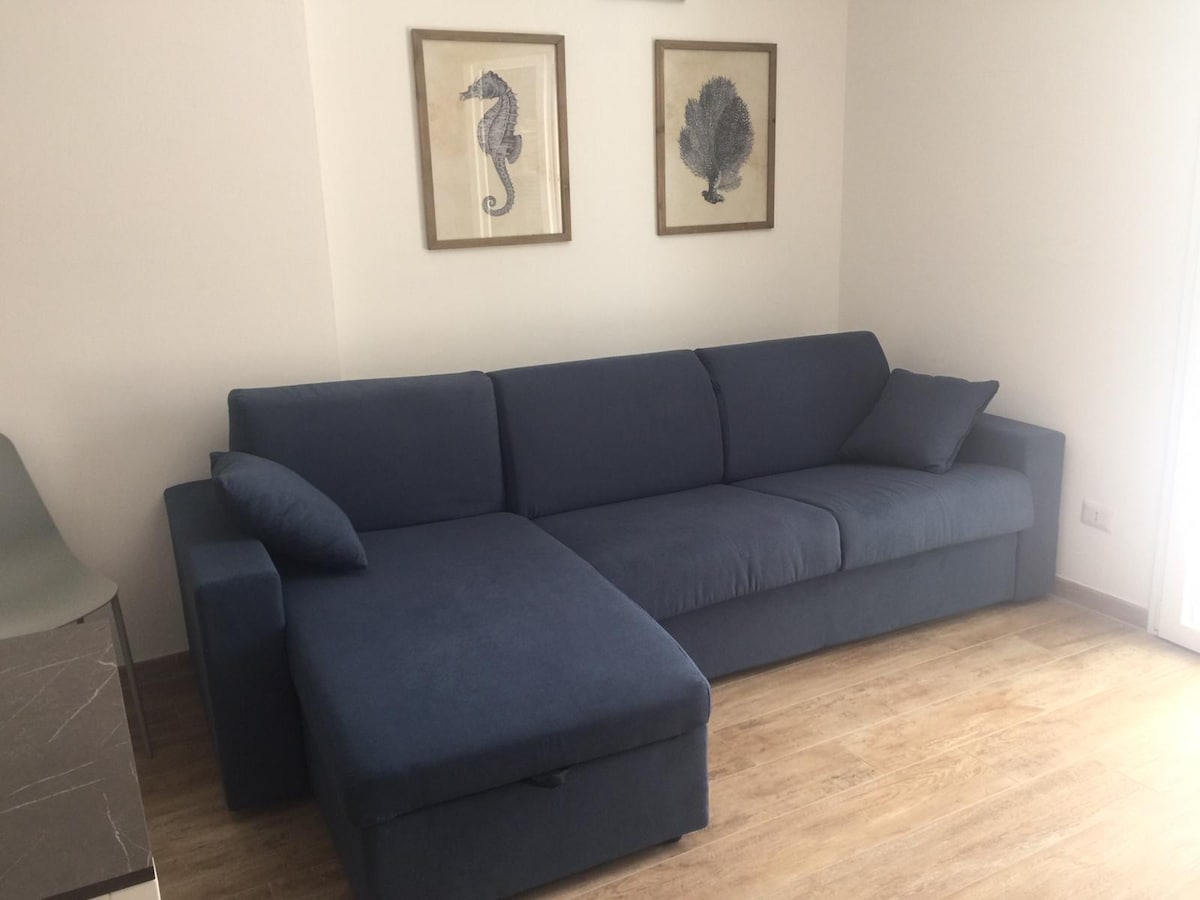 Proprietà Airbnb di successo: Three-room apartment "Mi Mi" the sea a few steps away a Porto Azzurro