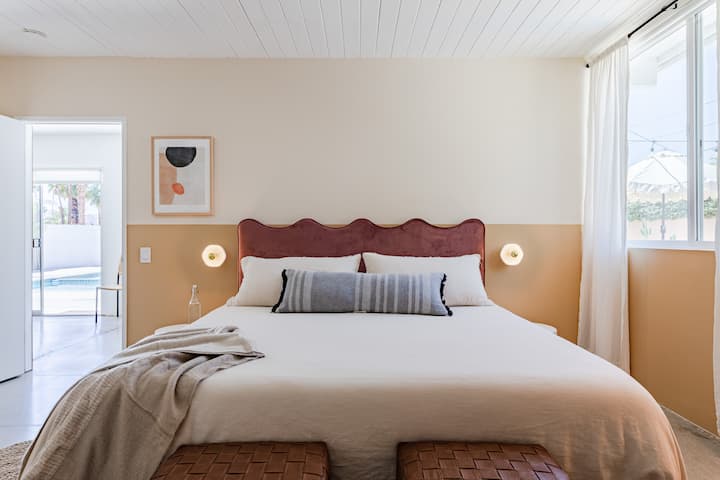 Three Palms: Huge Resort Style Home & Heated Pool - Palm Springs