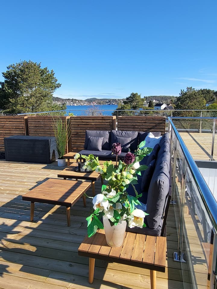 Newly built funkish house idyllic by the sea in Arendal Houses for