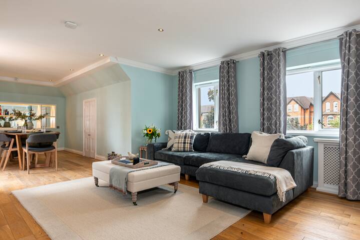 Wimbledon Gem w/Private Terrace gallery image 2