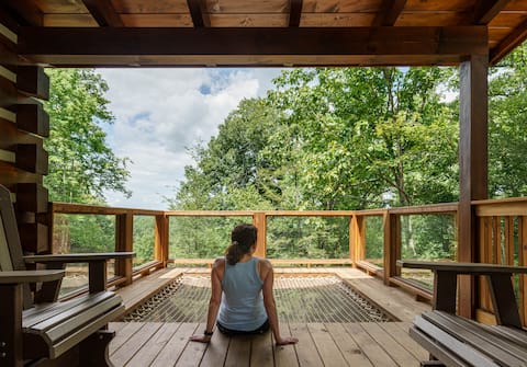 Cliffside Cabin 2 King ALCOVES, Hot Tub, Cargo Net