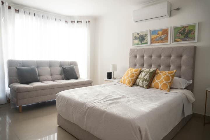 Cómodo Y Hermoso Apartaestudio Con Wiffi - Medellín