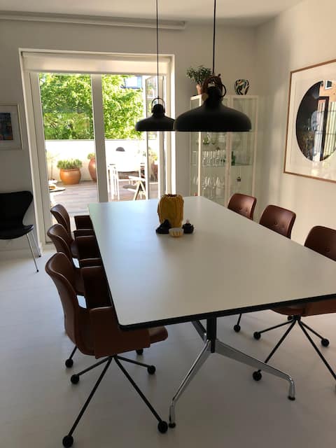 Beautiful apartment close to downtown and free parking