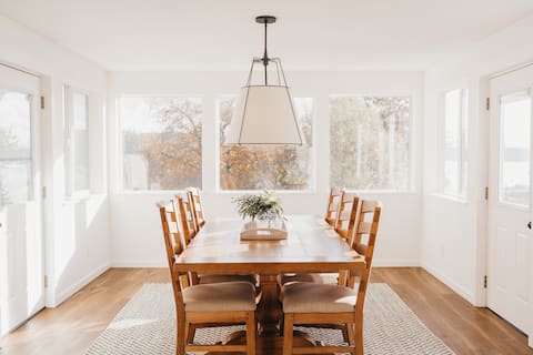 Bright and Comfortable Waterview Home in Poulsbo