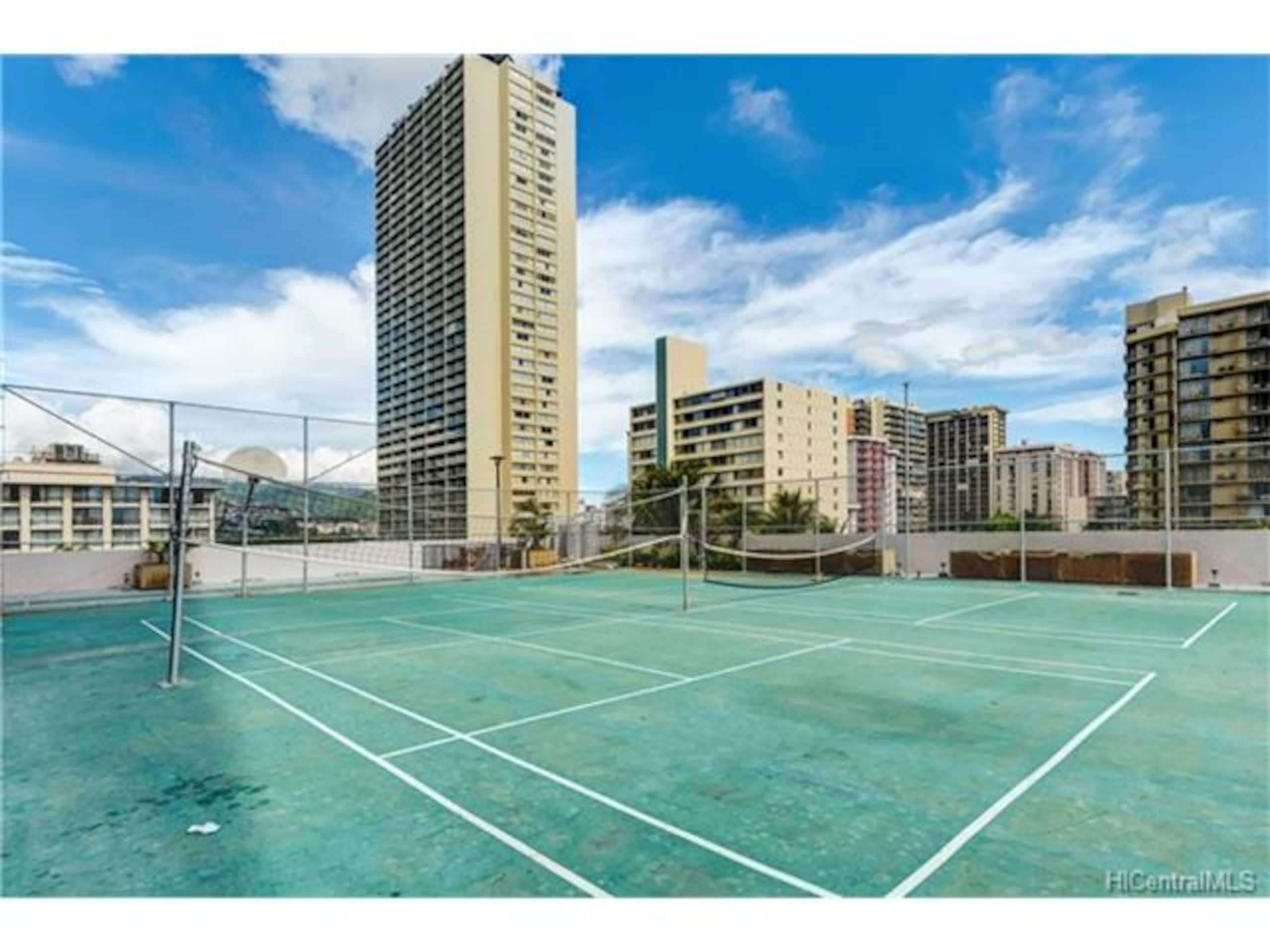 Condo in Honolulu · ★5.0 · 1 bedroom · 2 beds · 1 private bath - Image 11