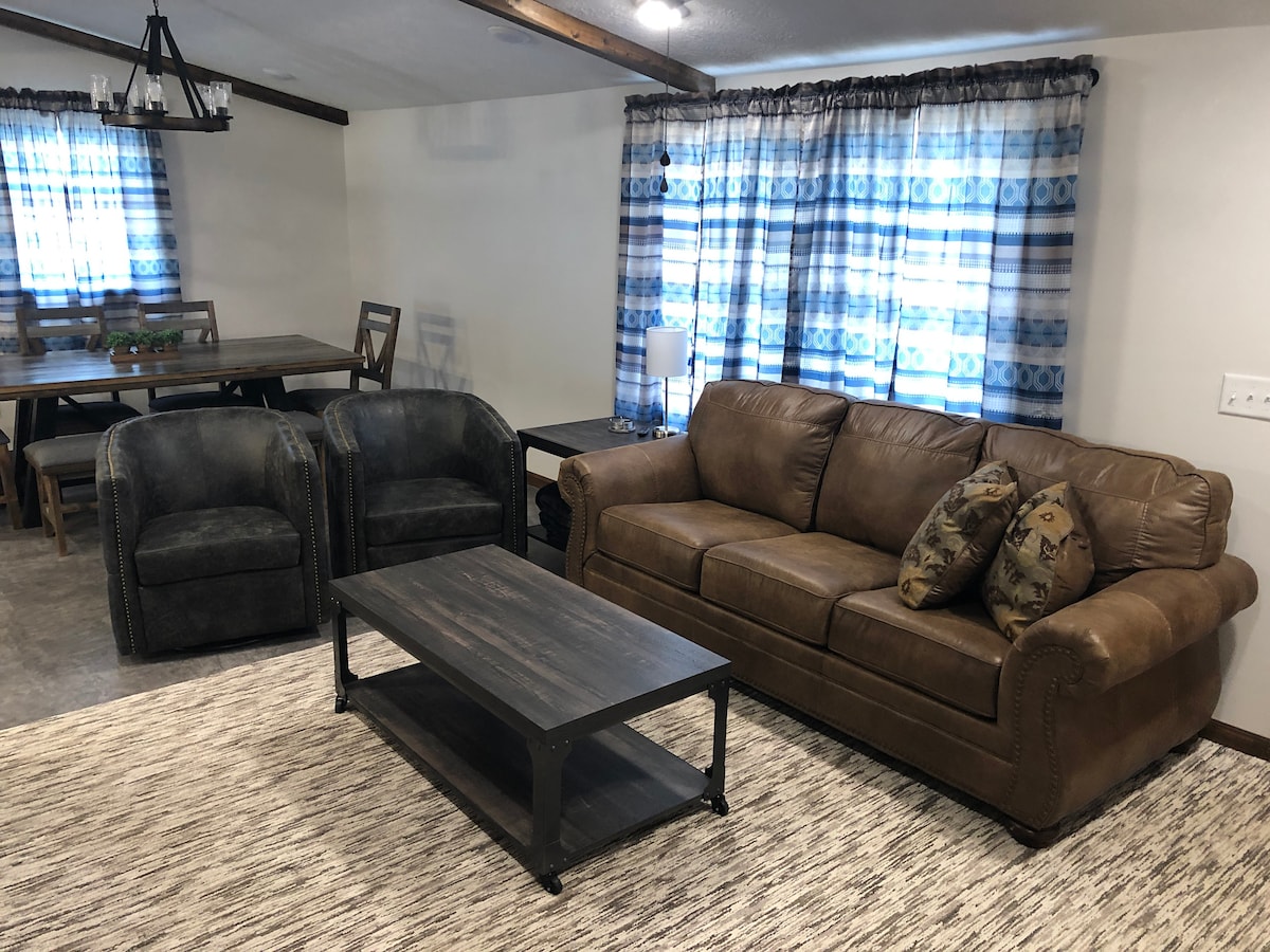 Lyndale Industrial Retreat Close to the Denny Houses for Rent in