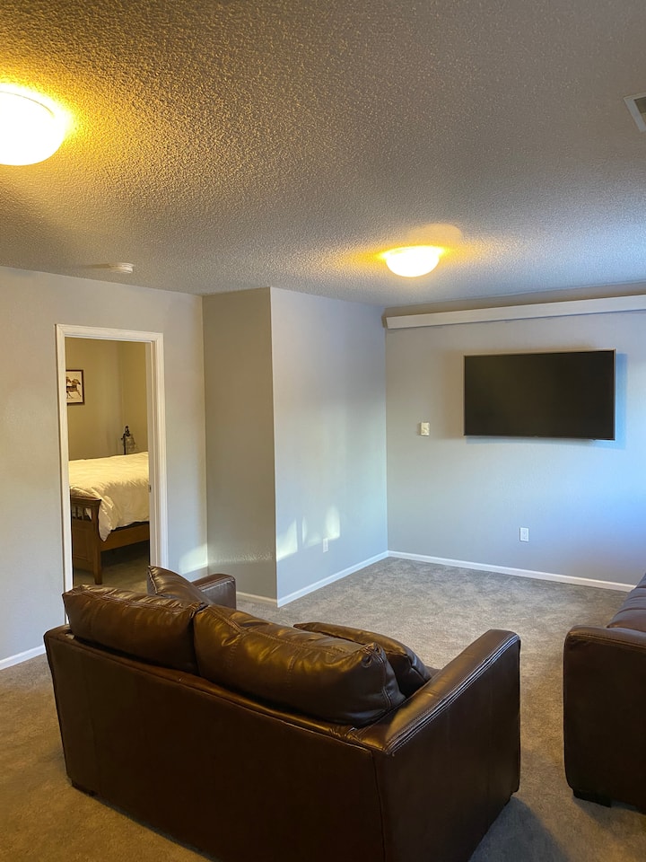 Elegant 5 Bedroom Home With 3 Bathrooms - Cheyenne, WY