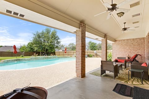 Amazing Brick Home, Pool, Covered Patio, Boat Ramp