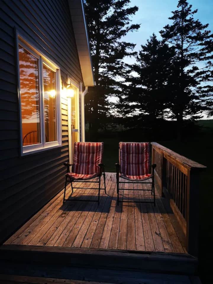 Adorable waterfront 1bedroom place with BBQ grill Houses for Rent in