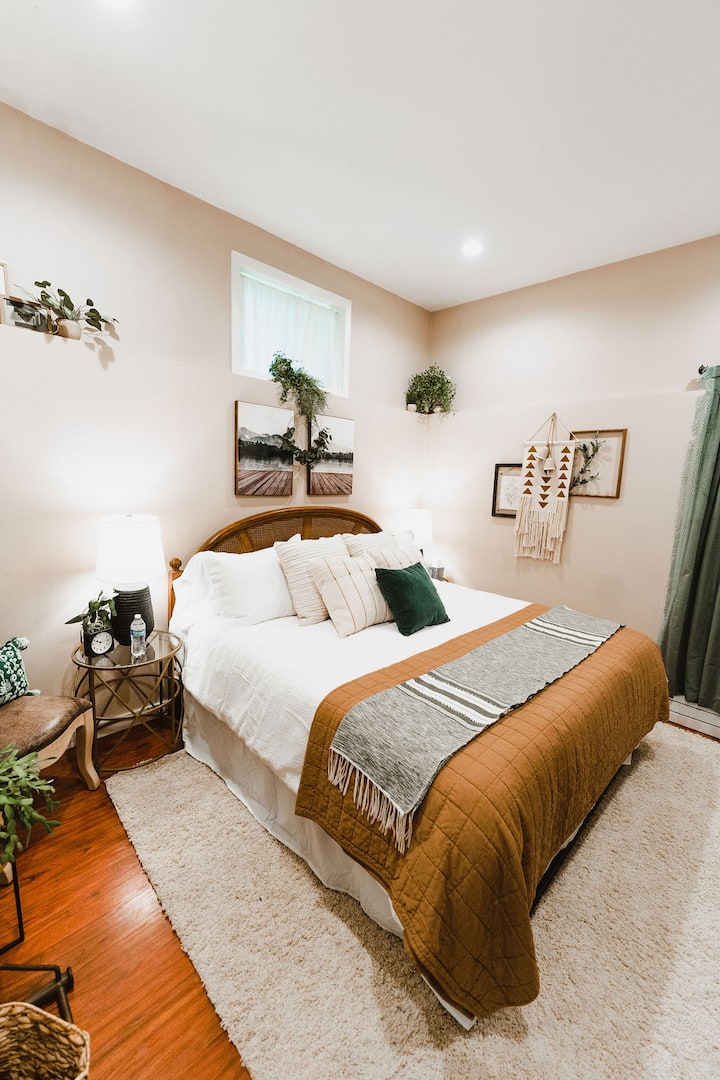 Downstairs bedroom. King bed.